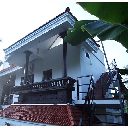 Aaron'S Homestay Kochi Εξωτερικό φωτογραφία