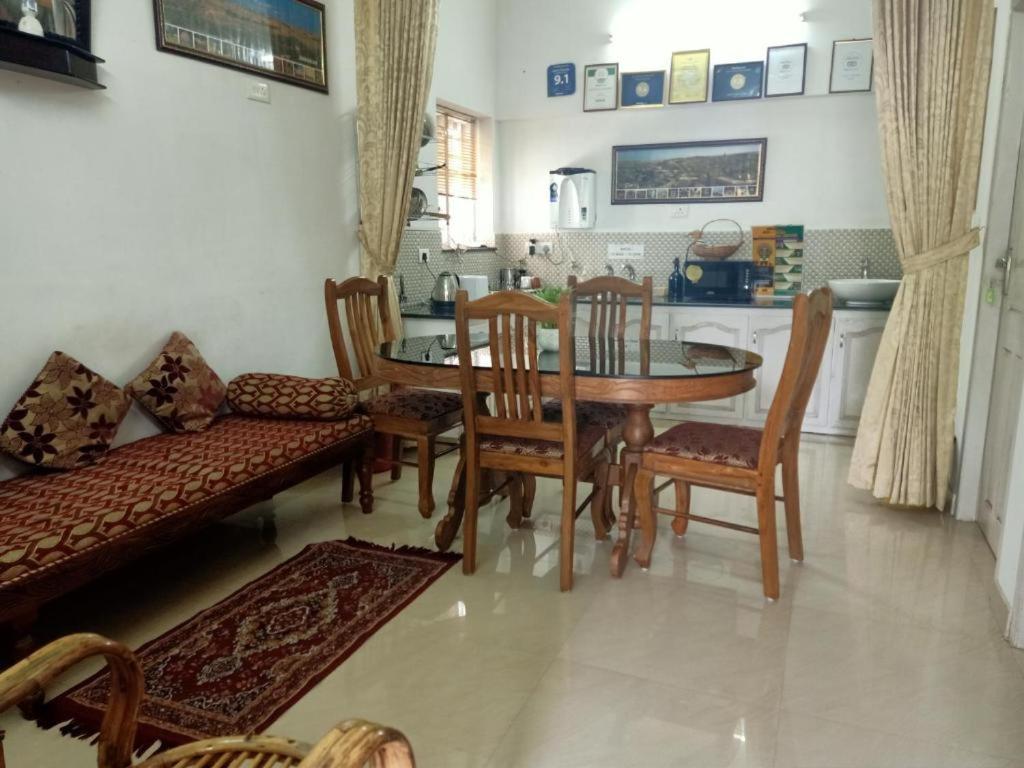Aaron'S Homestay Kochi Εξωτερικό φωτογραφία