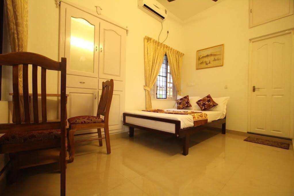 Aaron'S Homestay Kochi Εξωτερικό φωτογραφία
