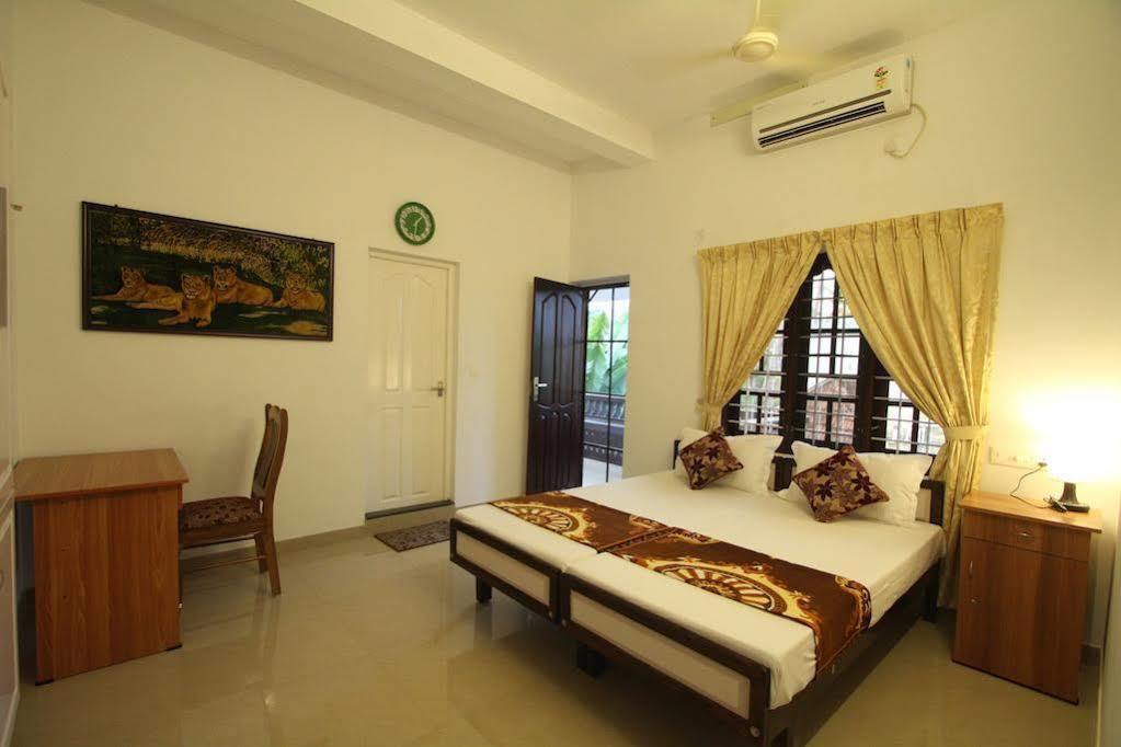 Aaron'S Homestay Kochi Εξωτερικό φωτογραφία