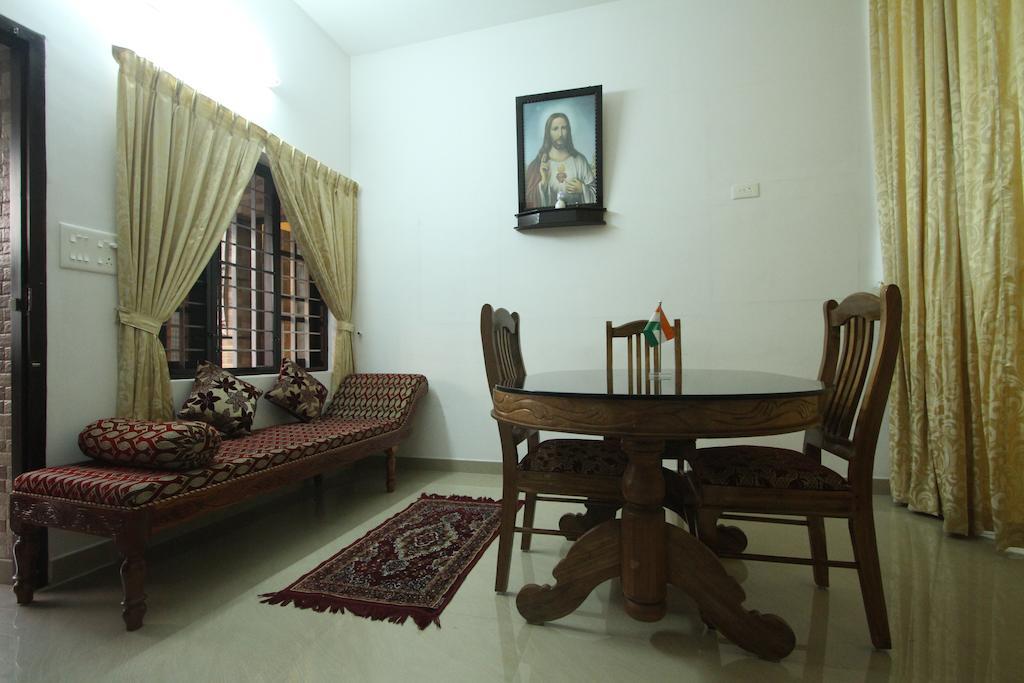 Aaron'S Homestay Kochi Εξωτερικό φωτογραφία