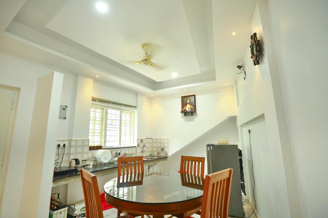 Aaron'S Homestay Kochi Εξωτερικό φωτογραφία